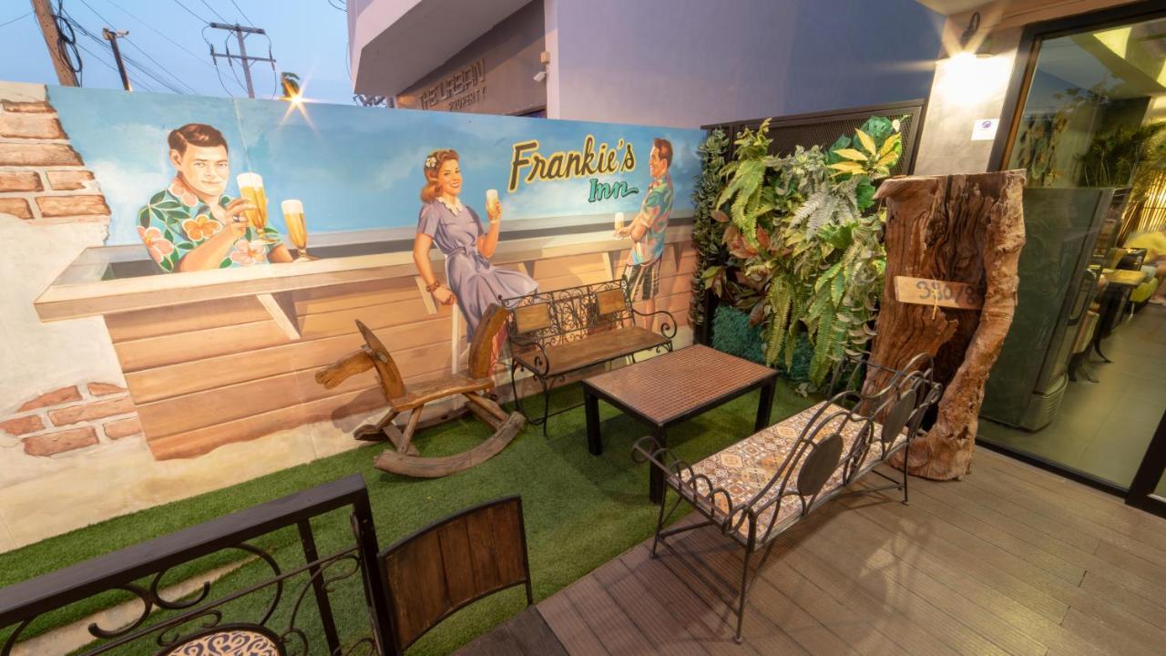 Frankie's Hotel 3*
